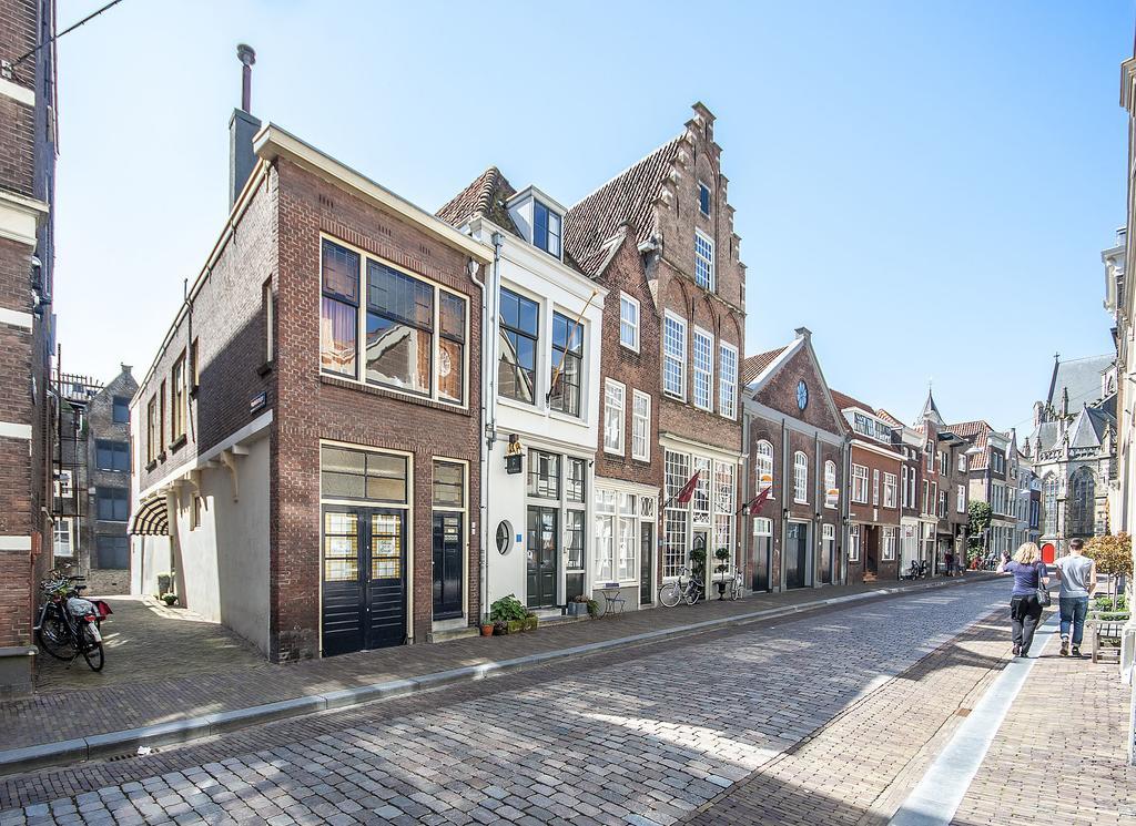 Blom Aan De Gracht Bed & Breakfast Dordrecht Exterior photo
