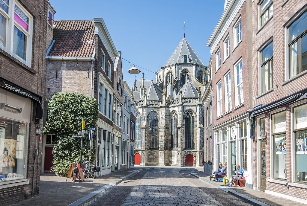Blom Aan De Gracht Bed & Breakfast Dordrecht Exterior photo