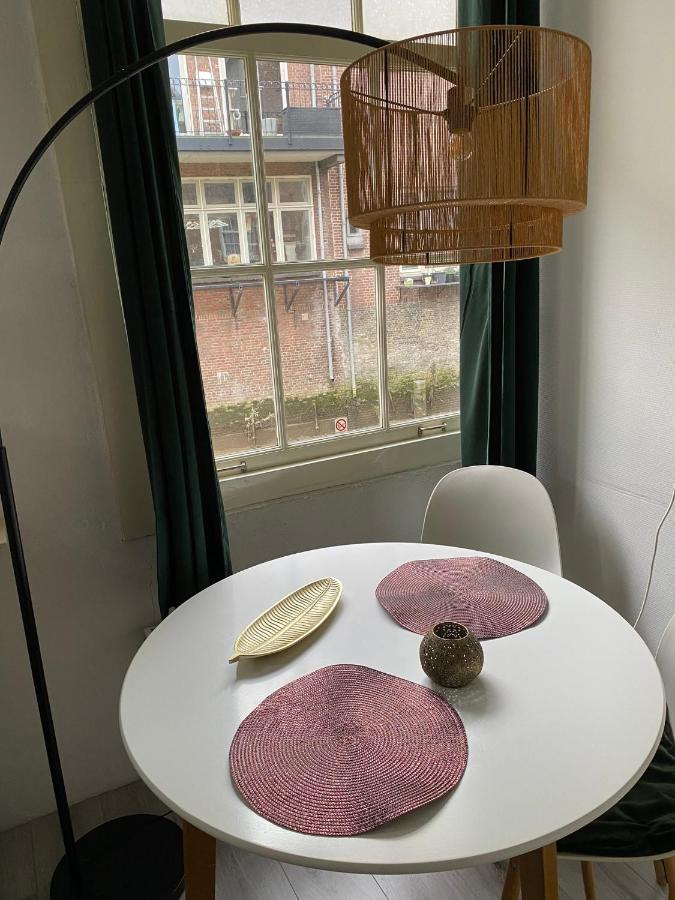 Blom Aan De Gracht Bed & Breakfast Dordrecht Exterior photo