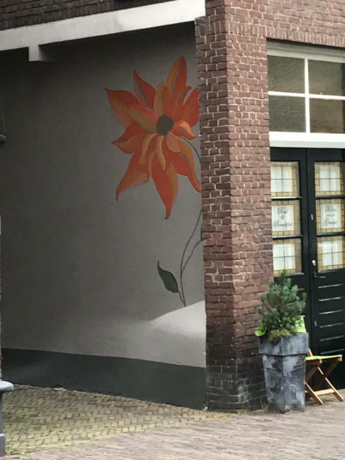 Blom Aan De Gracht Bed & Breakfast Dordrecht Exterior photo